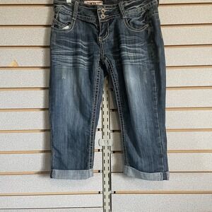 1st Kiss Capri Jeans Size 3‎ Crop Distressed